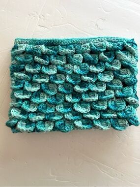 Hand crochet turquoise blue scalloped boho cosmetic toiletries travel pouch bag